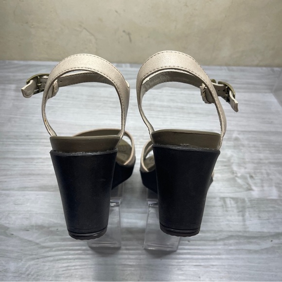 CROCS Leigh Beige Canvas Leather Ankle Strap Wedge Comfort Sandals Womens size 8 - Picture 7 of 14